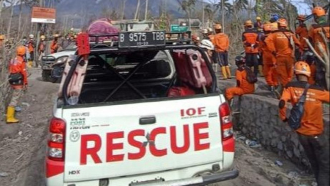 Mitsubishi Triton Rescue