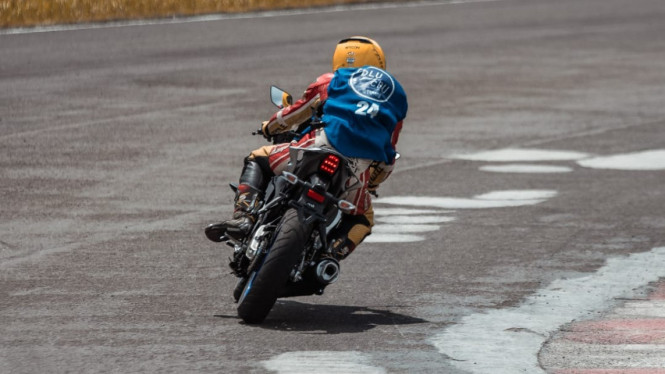 Test Ride All New Yamaha R15M