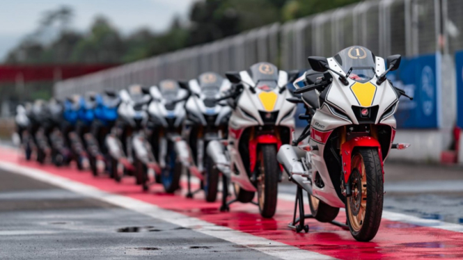 All New Yamaha R15 dan R15M