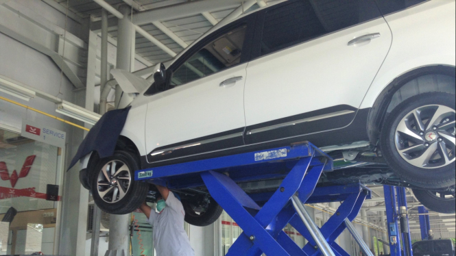 Servis mobil Wuling