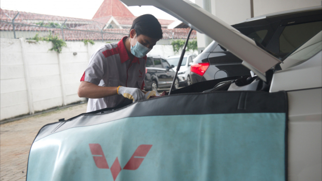 Servis mobil Wuling