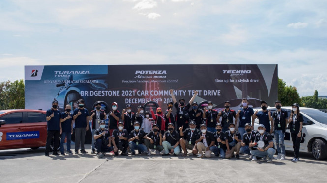 Komunitas Honda Jazz di Pabrik Bridgestone.