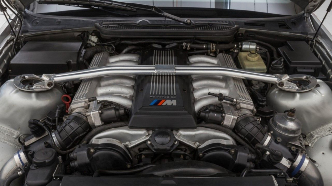 BMW E36 yang dimodifikasi mesinnya.