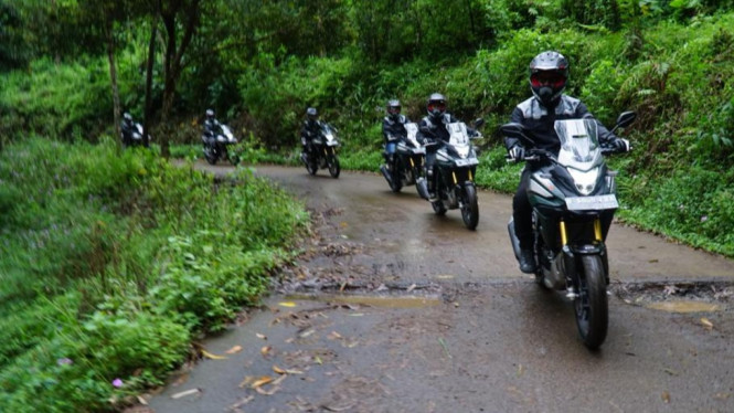 Test Ride Honda CB150X