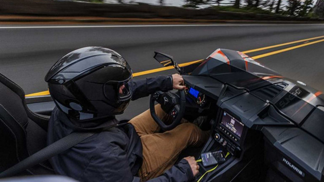 Kendaraan roda tiga Polaris Slingshot