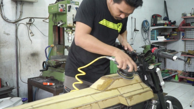 Yamaha XSR 155 custom