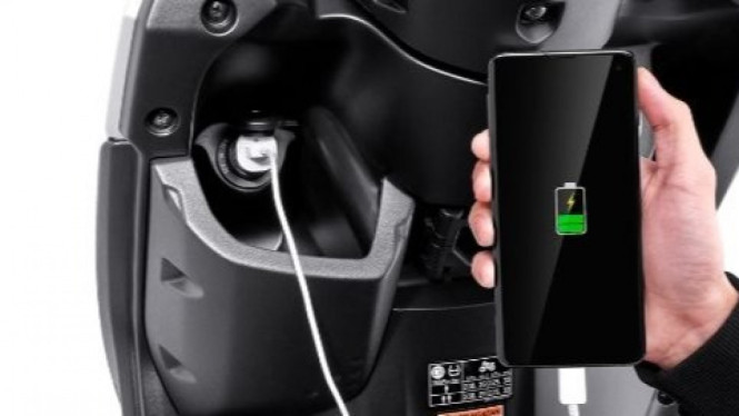 Ternyata power outlet di motor perlu dirawat