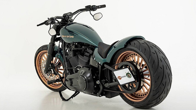 Modifikasi moge Harley-Davidson.
