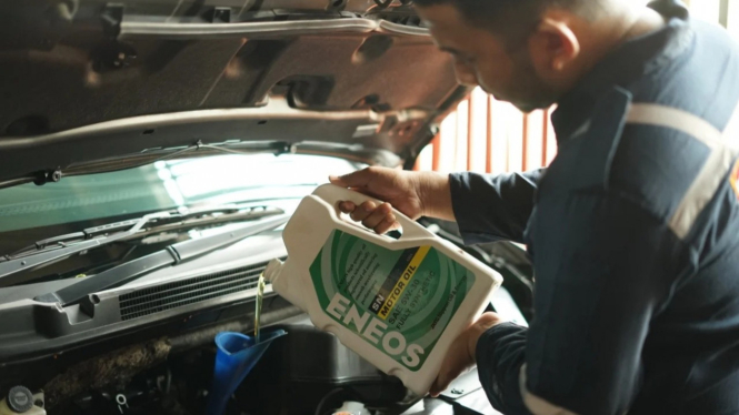 Oli Mobil Eneos