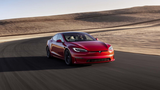 Mobil listrik Tesla Model S Plaid