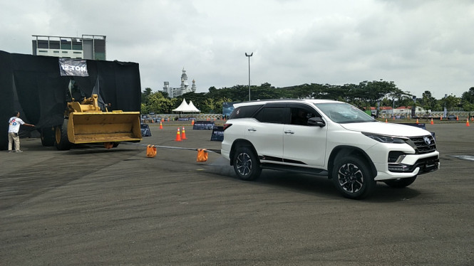 New Fortuner 2.8 tarik Buldoser