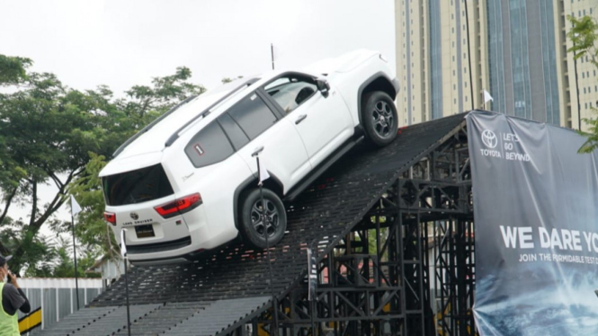 All New Land Cruiser 300