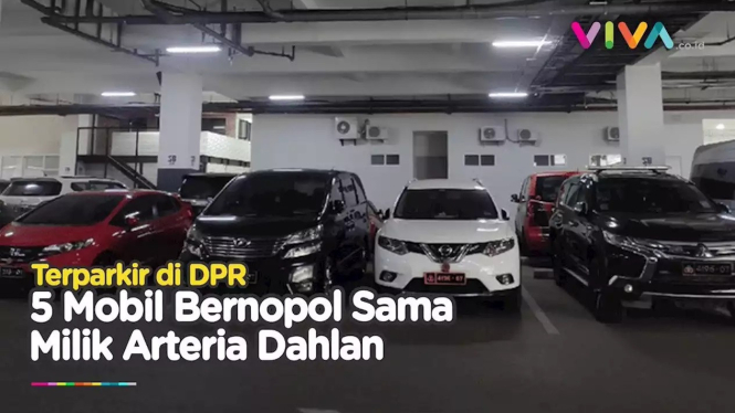 Mobil mewah Arteria Dahlan bernopol dinas polri
