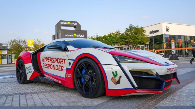 Supercar Lykan HyperSport jadi mobil ambulans.