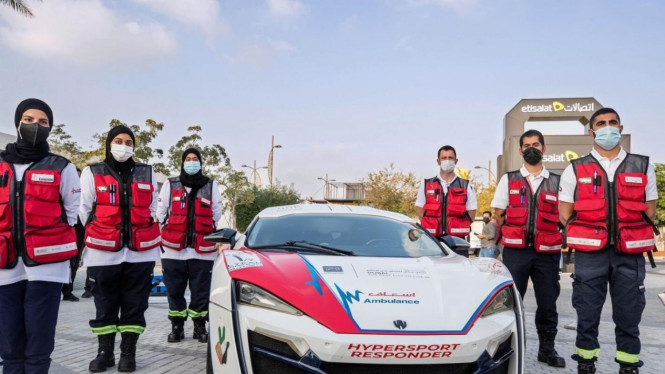 Supercar Lykan HyperSport jadi mobil ambulans.