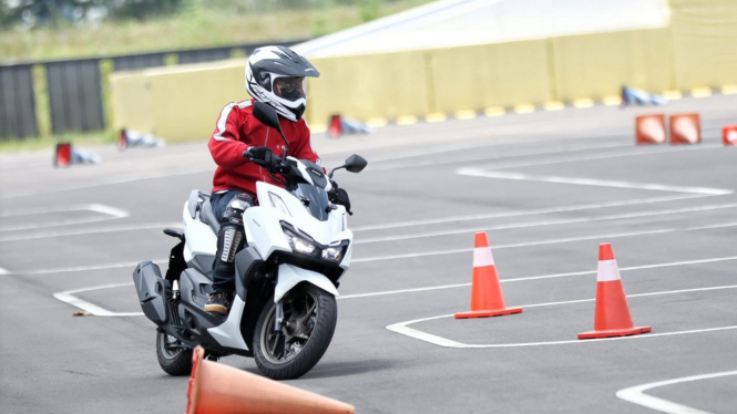 Honda Vario 160.