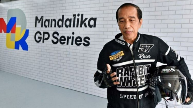 Jokowi saat mengujungi Mandalika. Foto: Antara.