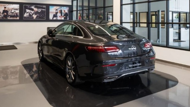 Mercedes-Benz E 200 Coupe AMG Line