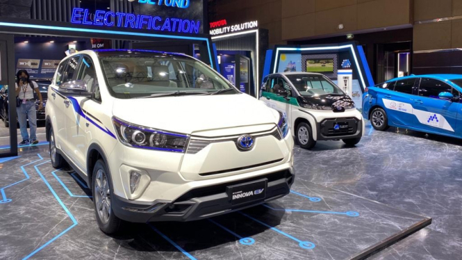 Kijang Innova Listrik