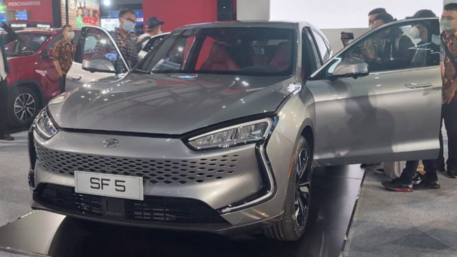 DFSK Seres SF5 hadir di IIMS 2022