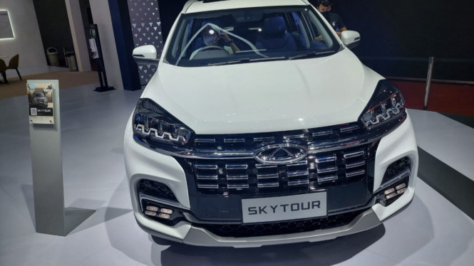 Mobil Chery Sky Tour