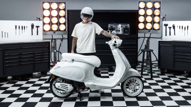 Justin Bieber x Vespa