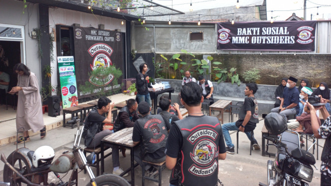 MMC Outsiders Klub Motor Custom