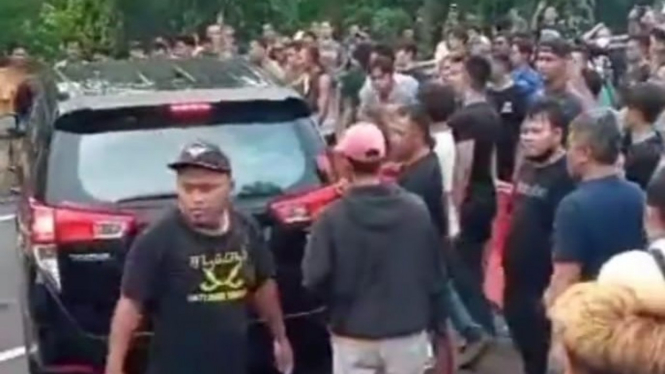 Blokade jalan di Tol Cipularang