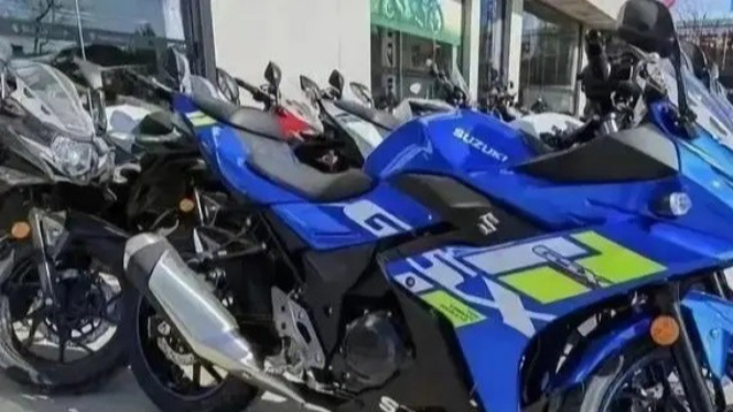 Suzuki GSX-250R baru
