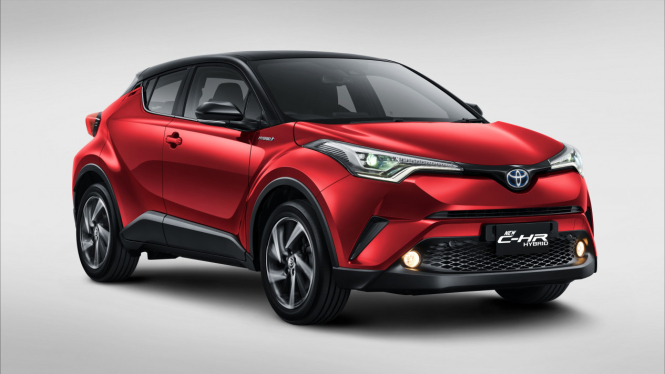 Toyota C-HR Hybrid dengan TSS