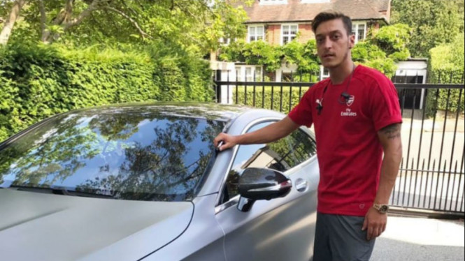 Koleksi mobil Mesut Ozil