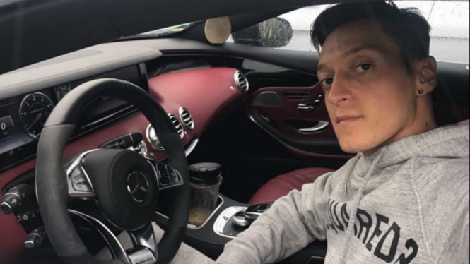Koleksi mobil Mesut Ozil