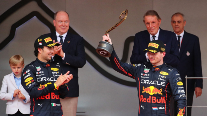 Dua Pembalap Red Bull Racing