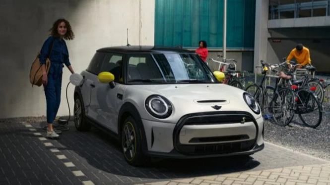 Mini Cooper SE 2 Door (Electric Car)