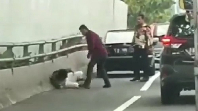 Pelat nomor RFH viral