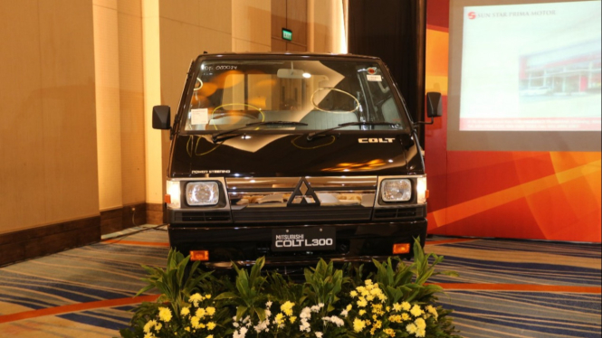 Mitsubishi Colt L300