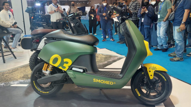 NIU GOVA-03 kolaborasi dengan Smoked Garage