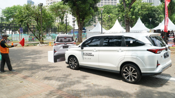 Test drive mobil Toyota