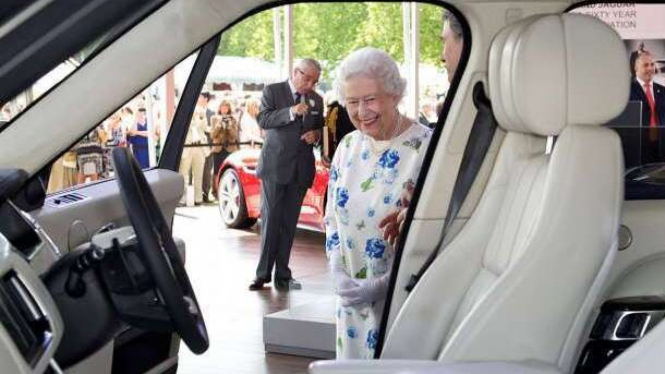 Ratu Elizabeth II miliki banyak koleksi mobil