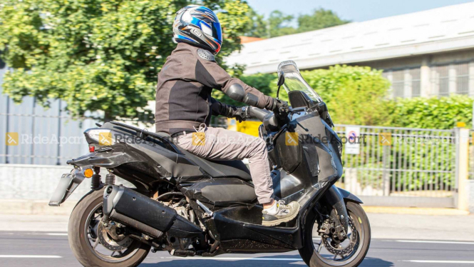 Yamaha XMAX baru tes di jalan raya