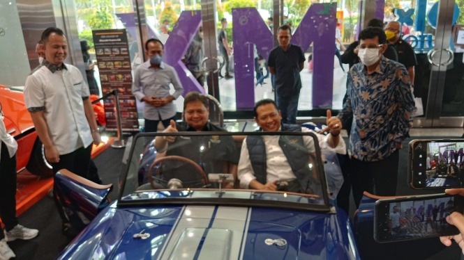 Menko Perekonomian Airlangga Hartarto dan Ketua MPR Bamsoet di IMX