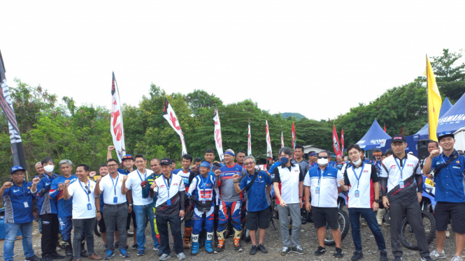 Shell bLu cRu Yamaha Enduro Challenge