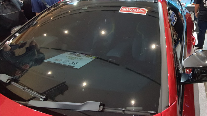 Stiker Maxdecal di BMW M4