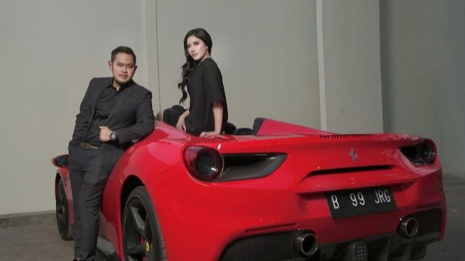 Koleksi mobil Presiden Arema Malang FC