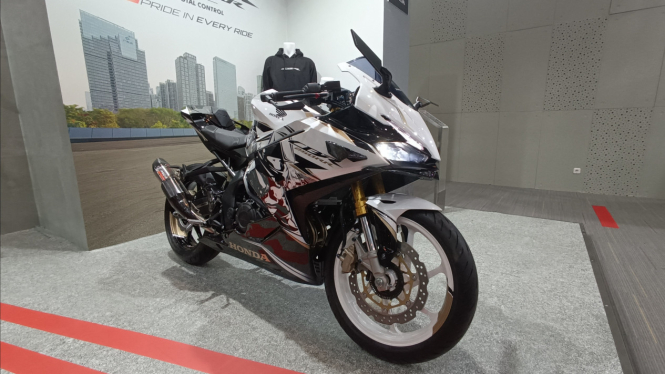 Modifikasi New Honda CBR250RR