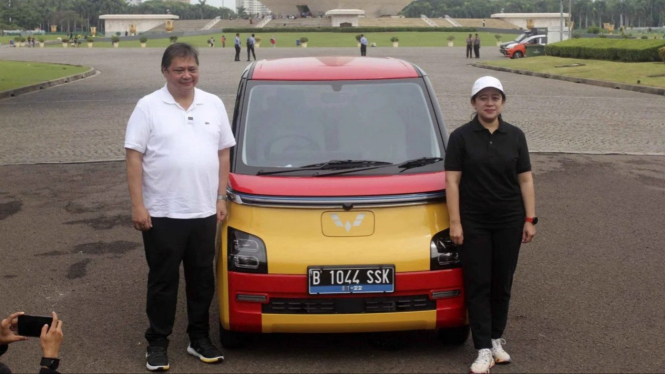 Puan Maharani diberi mobil listrik oleh Airlangga Hartarto