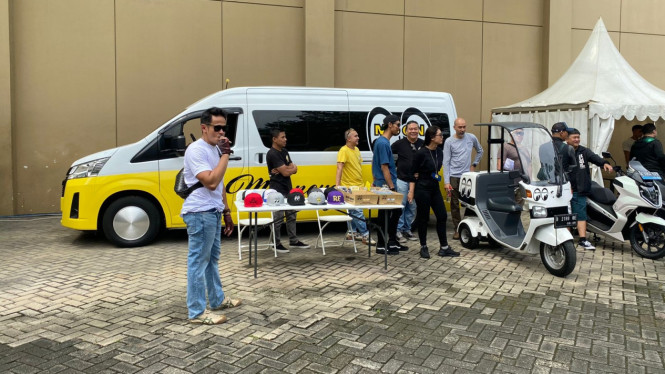 Gearhead Monkey Mooneyes