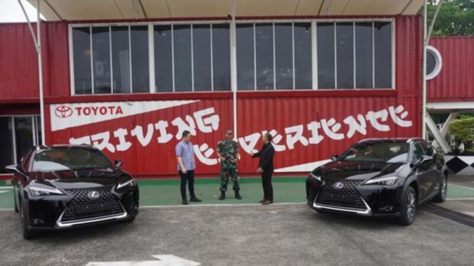 Lexus UX-300e untuk KTT G20