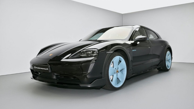 Porsche Taycan Jennie Blackpink