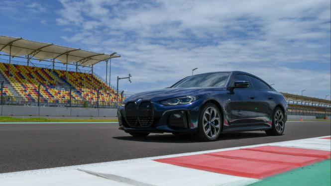 Mobil listrik BMW i4 jadi pengawal eco-marathon Shell